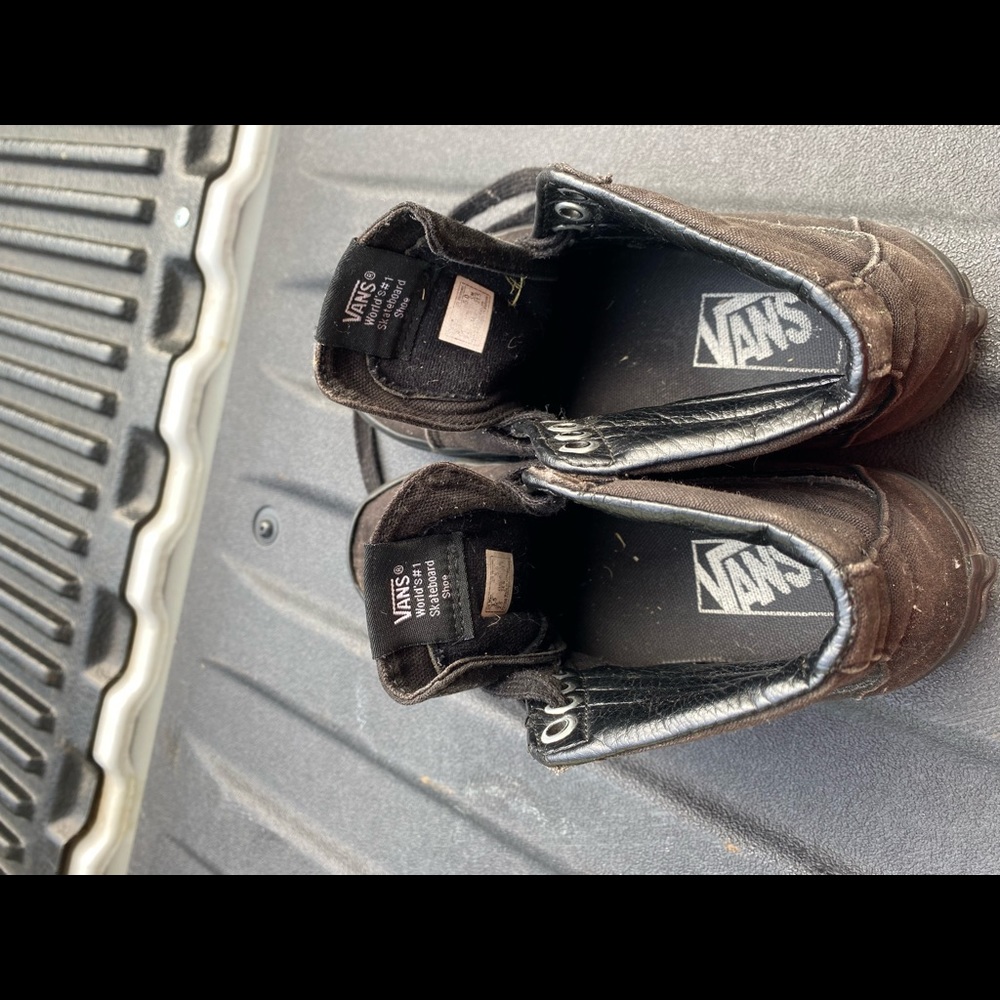 High top vans. - Picture 4 of 7